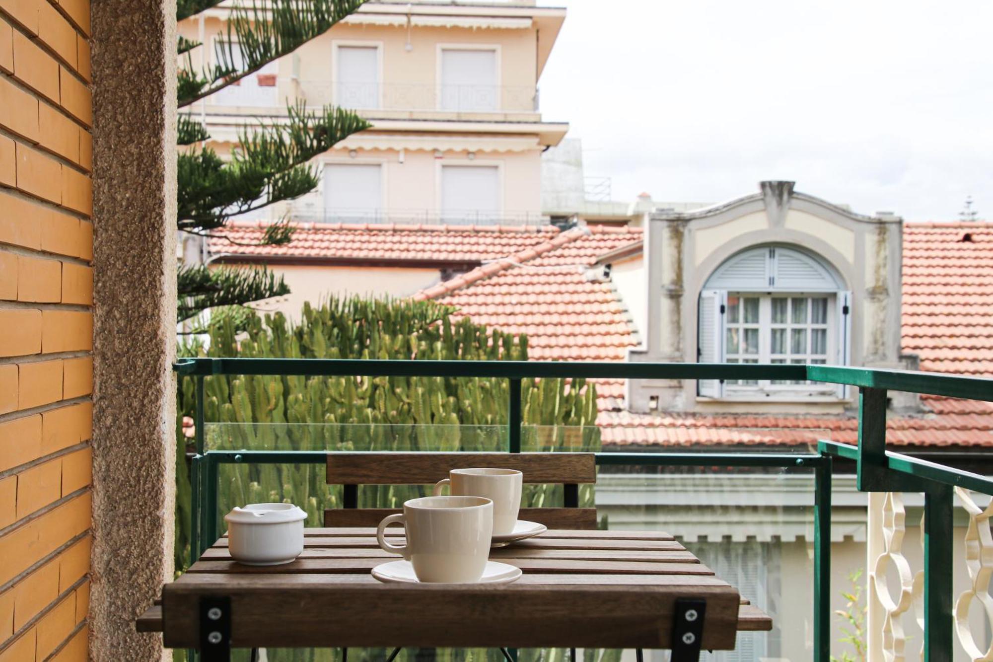 Casa Febo, In Centro Con Parcheggio Privato A 200 Mt Dal Mare Hotel Bordighera Kültér fotó